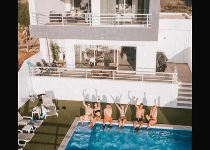 Dumar Beachouse サレマ