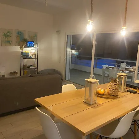 Dumar Beachouse סלמה