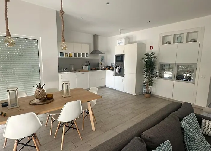 בית נופש Dumar Beachouse סלמה